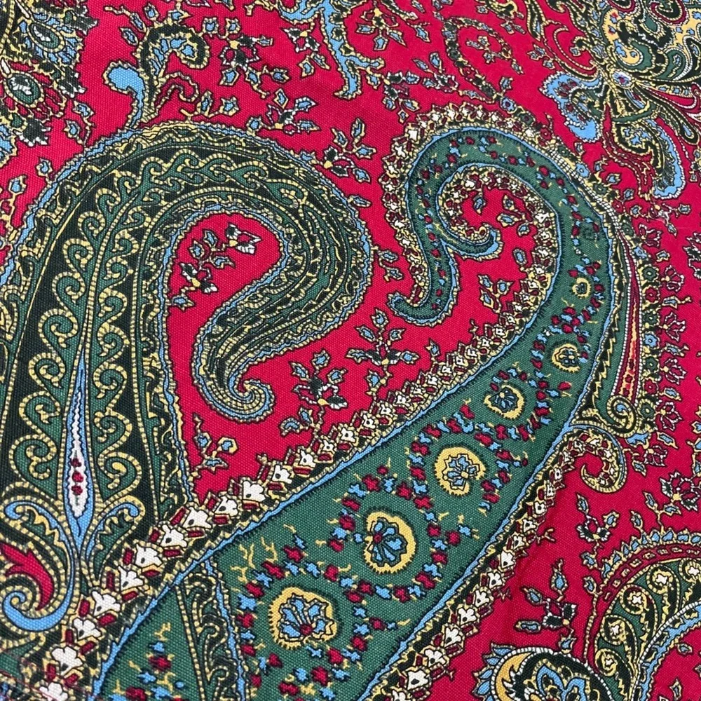 Unbranded classic paisley